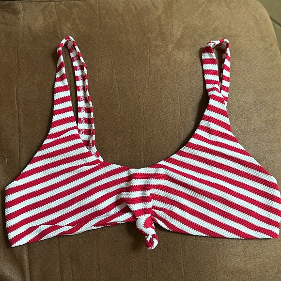 Guess swimsuit top - Picture 1 of 2